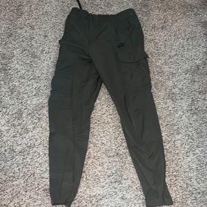 Nike cargo pants size small